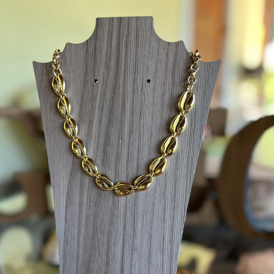 Choker Búzios Dourado